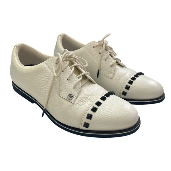 Welcome to my closet. - Picture 2 of 10